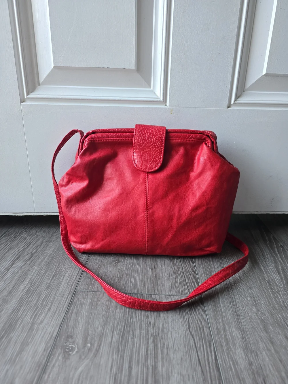 Vintage 80s Monique Red Frame Shoulder Bag Croc Trim Snap Crossbody Retro Chic